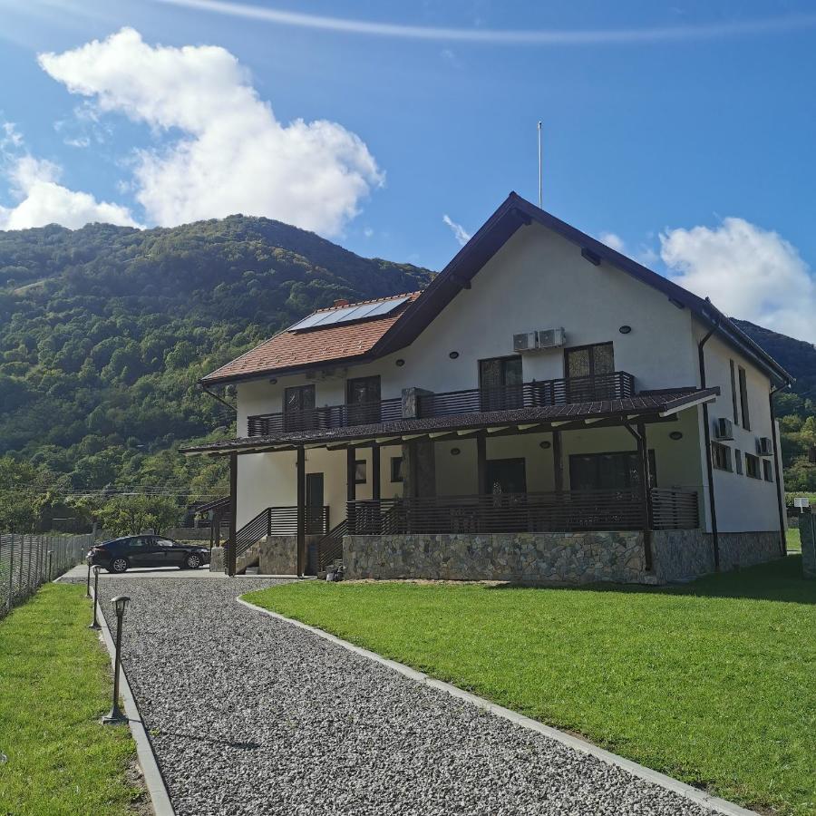 Hotel Mateo Transalpina Săsciori Exterior foto