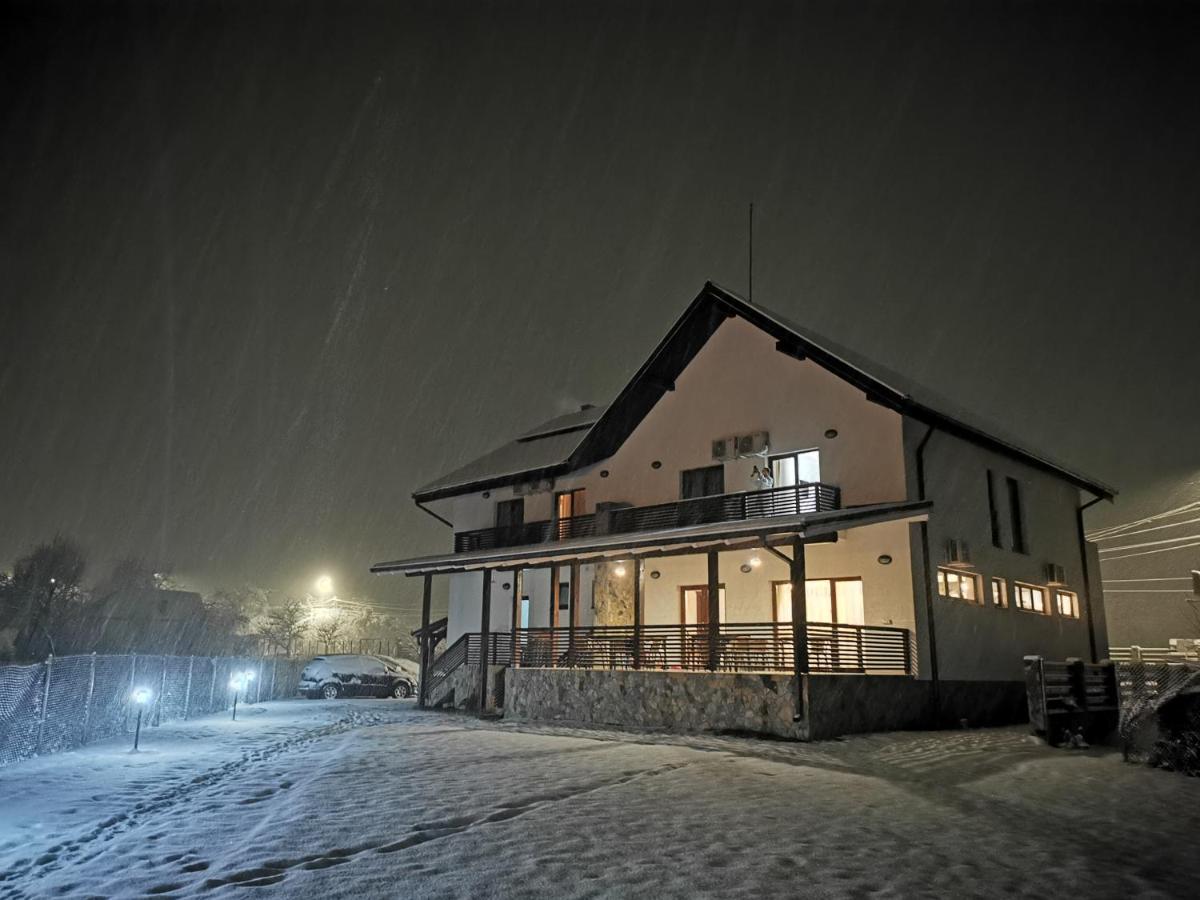 Hotel Mateo Transalpina Săsciori Exterior foto