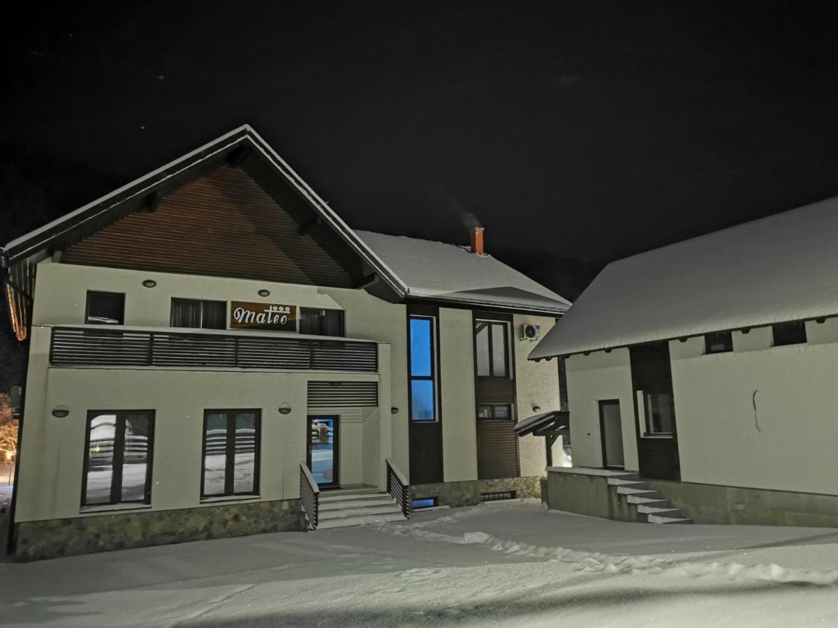 Hotel Mateo Transalpina Săsciori Exterior foto